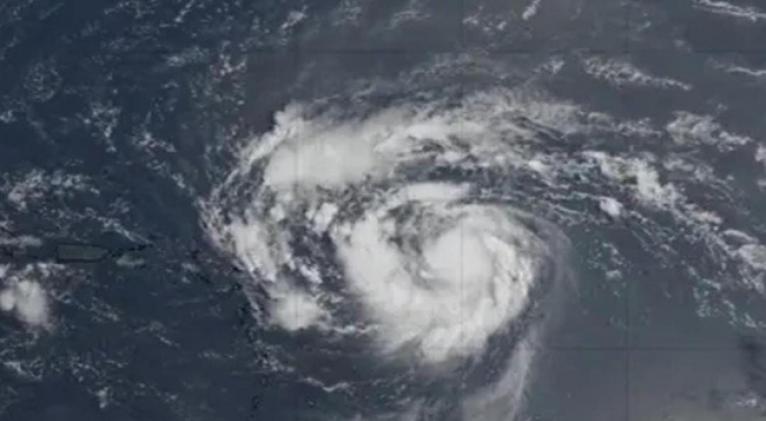 Erin se convierte en huracán categoría 3 en el Caribe y se espera que siga fortaleciéndose cubasi.cu/es/noticia/eri…