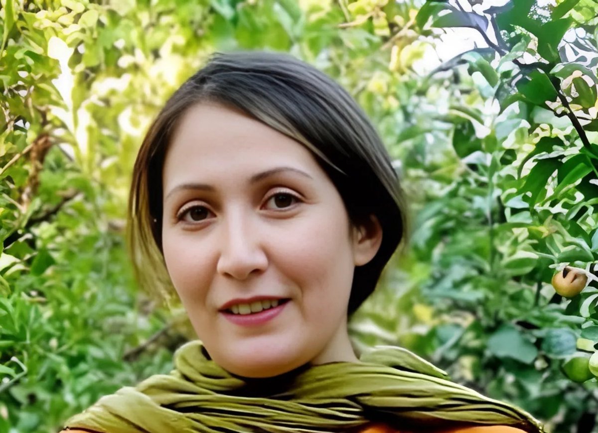 از این به بعد به جای «دیوانِ عالی» بهتره بگیم «ضابطِ عالی!!»
شعبه ۳۹ «دیوانِ غیرعالی» و «بی‌اراده» چه پاسخی برای عملکرد متناقض خودش داره؟ بازی با جان یک انسان رو متوقف کنید. #شریفه_محمدی باید آزاد بشه.