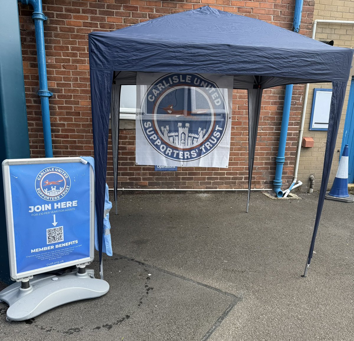 🏟️ Come see us in the Fan Zone! 🏟️

Our Gazebo will be in the Fan Zone before this afternoons match v Boreham Wood

We’ll be adjacent to the big screen in the Fan Zone, close to where the entrance to the ‘B’ Stand is.

Board Members will be manning it from 13:00 to 14:30, so feel