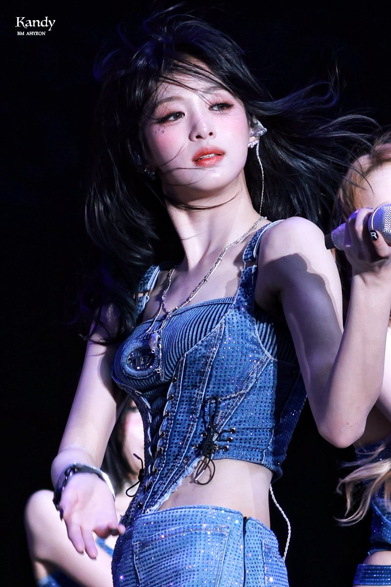 the way my jaw dropped and fell to my knees when i saw her beautiful face