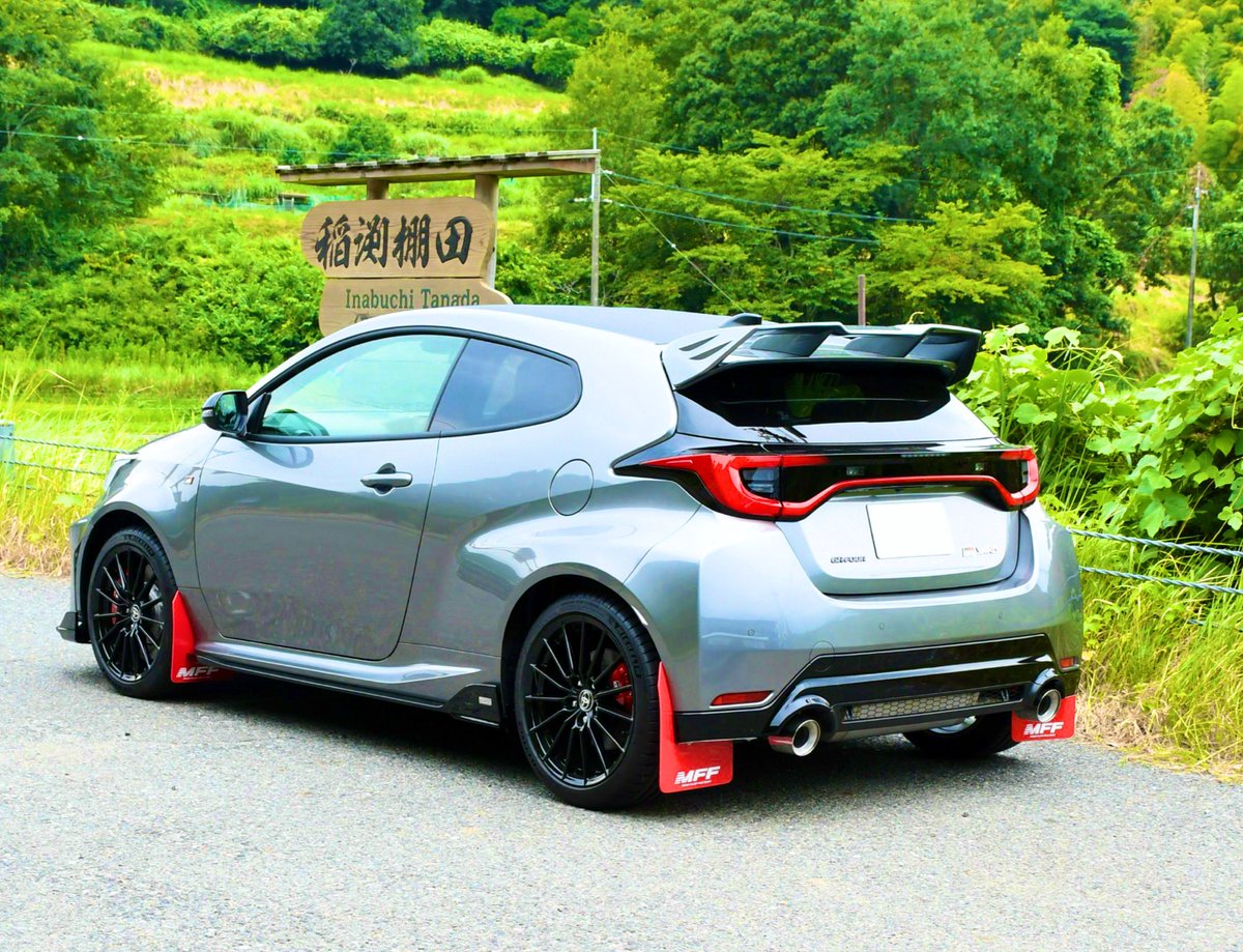 🔴新型GRヤリス専用マッドフラップ🔴

ラリーカーのようで、カッコいい🥰
白MFFロゴをチョイスするあたり、こだわりを感じます✨
YOUさん投稿ありがとうございます🙇‍♂️
<a href="/you_GR86_0830/">YOU</a> 

ご予約はこちら
💁‍♀️➡️ mff-japan.com

#新型GRヤリス #GRヤリス #ラリージャパン #ラリー北海道