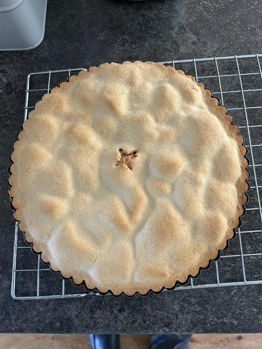 It’s that time of the year again - what to do with the apples from the garden tree?
I know 😁