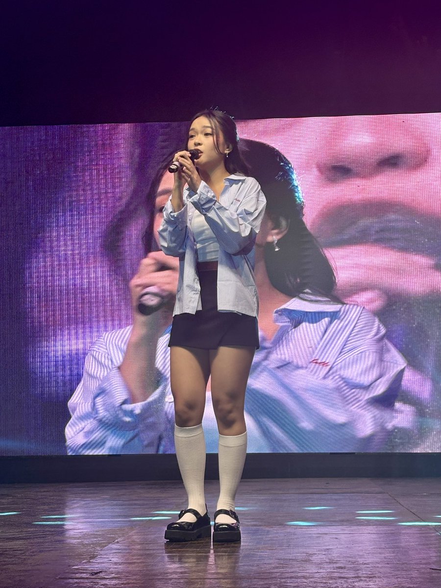 ASAPOfficial's tweet photo. LOOK: Rain Celmar hits the stage with 'Pahuway' at the G Mall of Toril🎤💖 #Kadayawan2025 #KapamilyaKaravan #ASAP30 https://t.co/v2bqV4aX2d