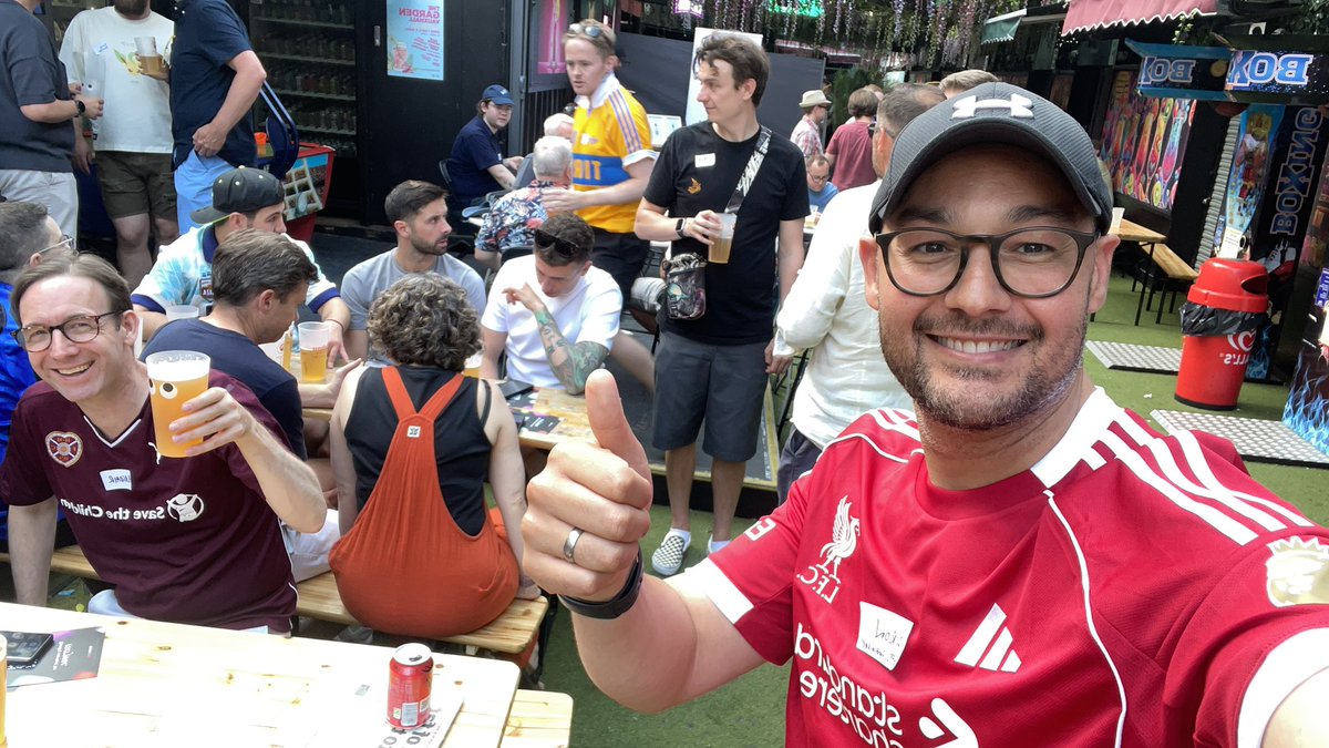 FPL_fundraiser's tweet photo. First @ff_fest 🤩

Great to meet so many people and special thanks to those that donated, joined &amp; shared my charity league in-mem of my son, Evan.

Everyone welcome👇🏼
https://t.co/KoQ6wmFyPL

#FPLCommunity @fantasy_stag #Evan11 @FPL_Odyssey https://t.co/SVE4YPHRbG