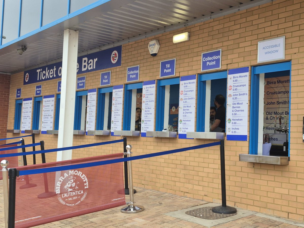 Wow, look at the new 'Ticket Office Bar' in the fan-zone! Loving the Accessibility Window for wheelchair users too 👏 great work <a href="/ReadingFC/">Reading FC</a> #readingfc #Accessibility #inclusivity #disability