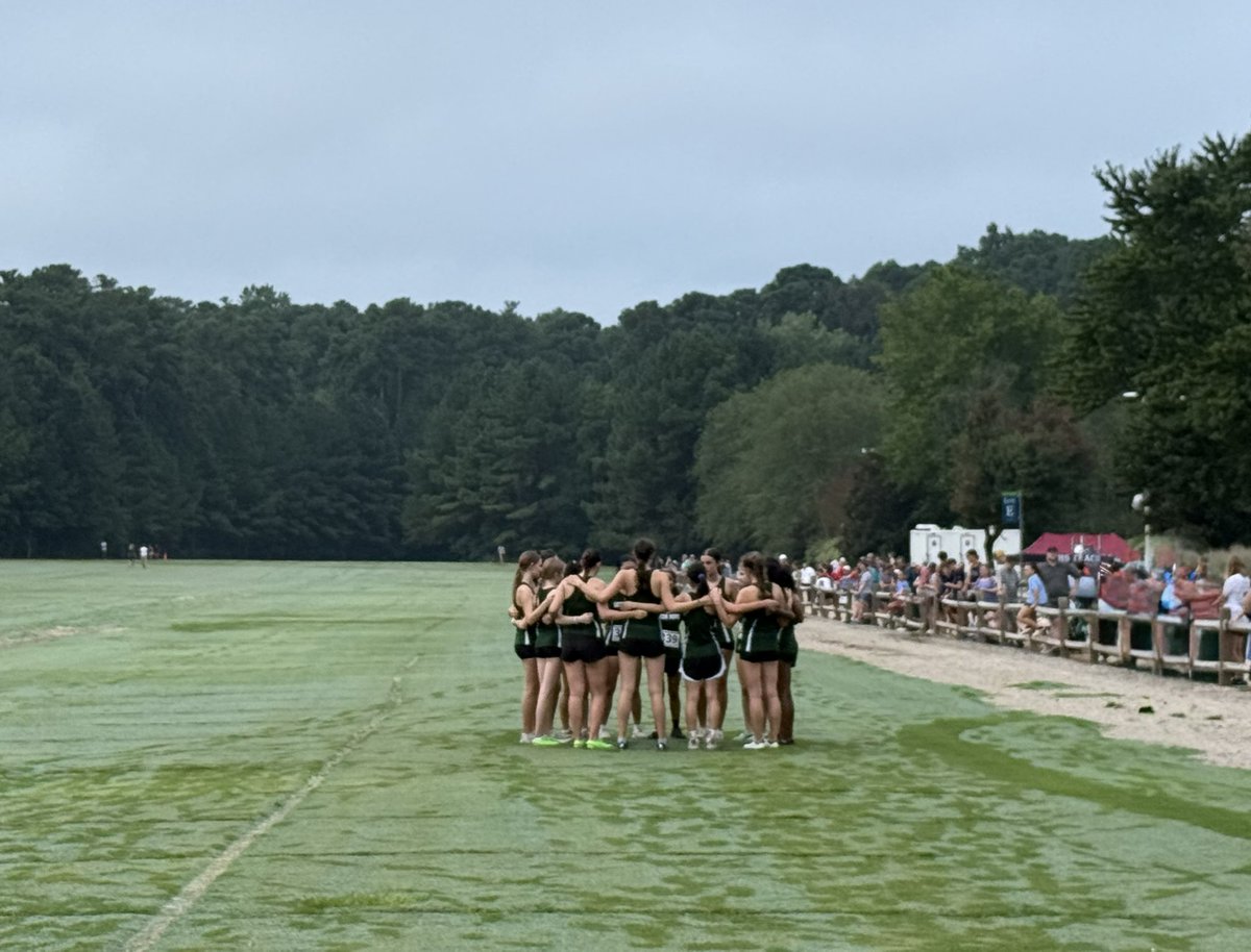 GreenHopeXC's tweet image. Girls ready to go in the Early Bird Challenge—the 1st 5K of the year!