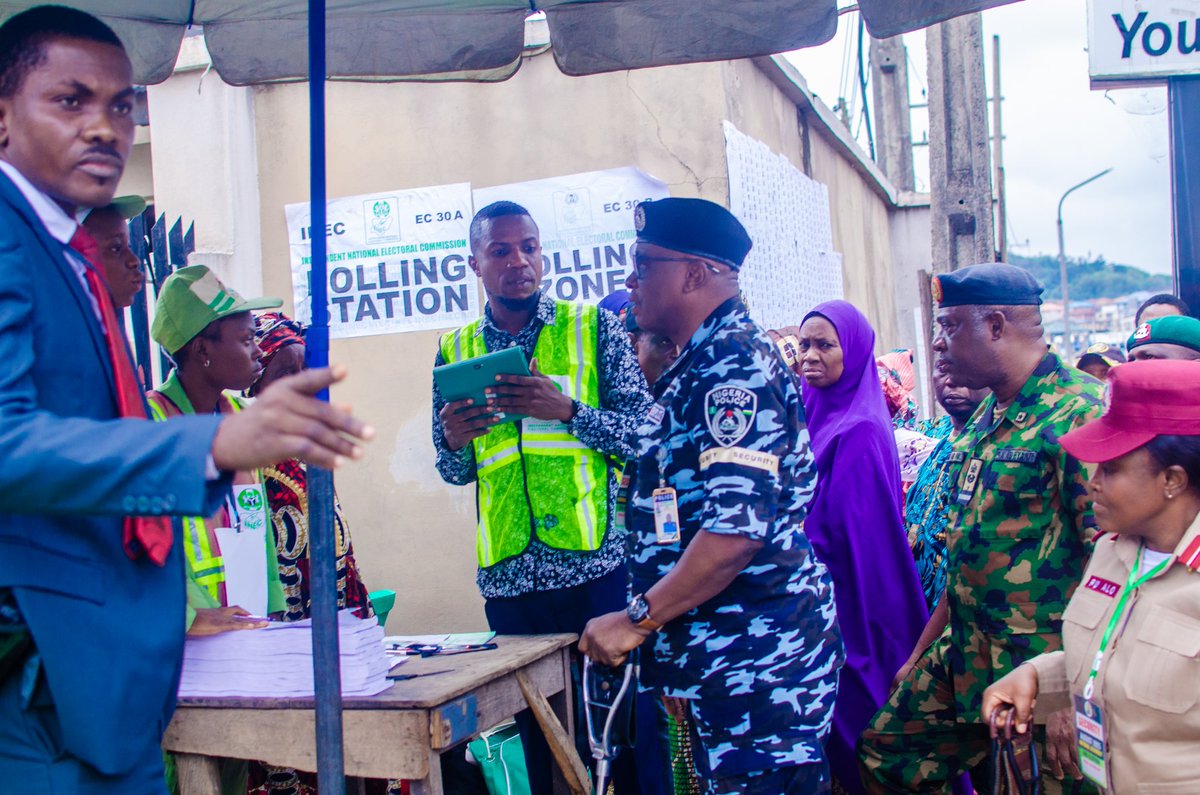 OyoPoliceNG's tweet photo. Time: 1220hrs

Location: Danax - Adamasingba Intersection 

Election Monitoring ongoing at the Ibadan North Federal Constituency Bye-Election with CP Femi Haruna(+) alongside his colleagues, Air Commodore Adeyanju (The Commander 655 NAF Station and CC Rosemary UK Alo ( Sector Commander, FRSC Oyo State Command).