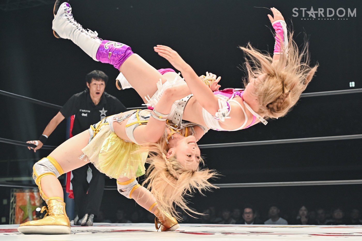 スターダム 女子プロレス ビジュアルタオル クリスマス 梨杏 選手 梨杏（八戸出身）地元で初勝利誓う／女子プロレス「スターダム