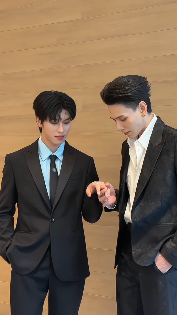 อะไรไม่รู้ แต่ทุกคนคะ วันนี้วันที่ 16 สิงหาคม ครบรอบ 2 ปีให้พี่อู๋ให้แหวนคู่ แหวนแทนใจกับออฟโรดนะคะ 😌✌🏻