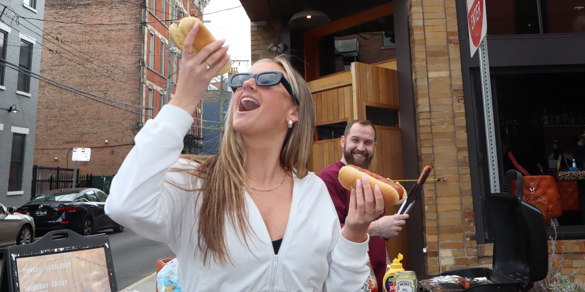 Saturday morning date idea: you + me + shopping at @washingtonparkotr City Flea 🛍️  + $1 hot dogs 🌭 with a the purchase of any drink at Low Spark? Send this to someone you want to shop and sip with. Doors open at noon...meet you there? 🍹✨