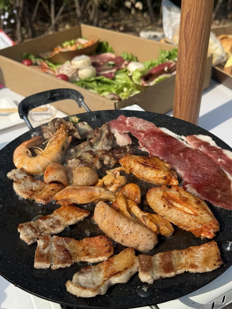 焼ける音って、なんでこんなに幸せなの…？ 今日も、よく食べてよく笑った。