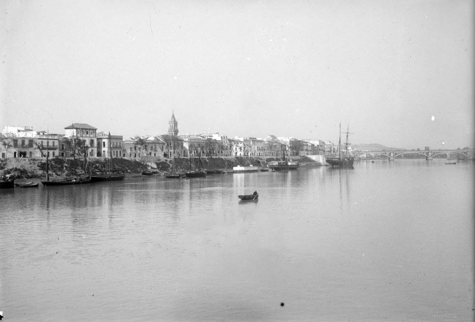 Calle Betis y orilla de Triana.

Año 1899.