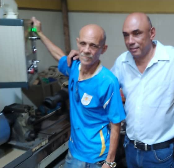 🔧 ¡40 años de excelencia! 
José Pacheco, operario de máquina estriadora, innova en la industria alimentaria. Recupera masas que ahorran al país +$14,000 dólares 
¡Gracias por tu compromiso, creatividad y soluciones inimaginables! 👏