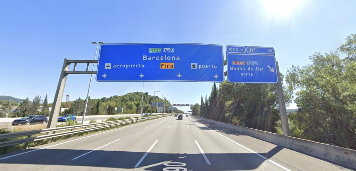 Rètol de la B-23 en sentit Barcelona, al viaducte que passa per sobre la C-1413a, al terme municipal del Papiol. ❌ incompliment la normativa vigent.
Amb el #RadarLingüístic de @plataforma_ll seguim denunciant aquests casos.
📍 41°25'49.7"N 2°00'18.7"E