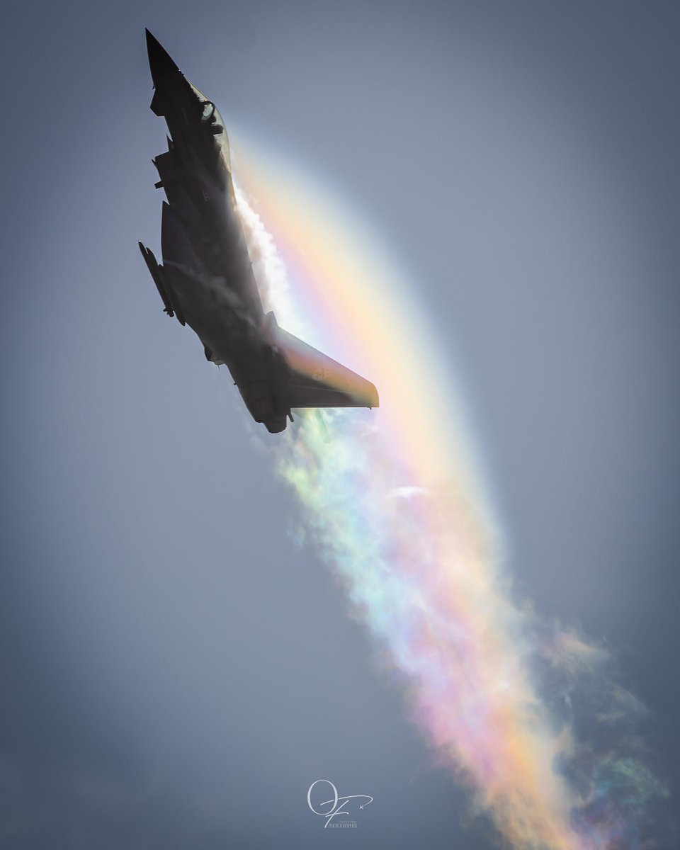 Owenfleming01's tweet photo. My Favourite Image At Blackpool This Year On The Saturday RAF Typhoon Bringing The Fluff ✈️😮💨
@RAFTyphoonTeam | @TyphoonDisplay
#typhoondisplayteam #eurofightertyphoon #raftyphoon #Canonphotography #Photographer #blackpoolairshow https://t.co/HCInY5wwos