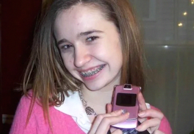 GEM_MEGA_MEME's tweet image. Just picked up a retro flip phone, totally missing the Bitcoin boat back in &apos;08. 😅 #TechChoices