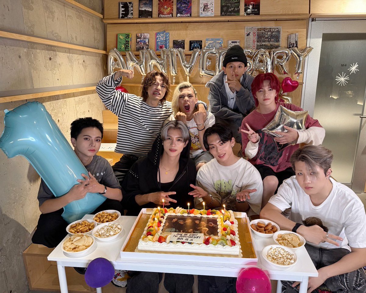 デビュー1周年最後はみんなで📸☺️
1DERZと一緒に迎える事ができて幸せです！
これからもずっと宜しくねっ💕
大好きです

#ONEOREIGHT #1OR8
#1OR81stAnniversary