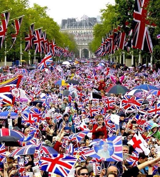 Alexandr4Denman's tweet image. We need to see more of this.......Not Pakistani, Palestinian or other flags that are foreign to these lands! Don&apos;t you agree??