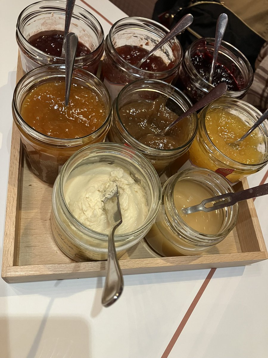 chiiilin's tweet photo. パン食べ放題ではないけどそんな気分 https://t.co/O3TwPfy6rp