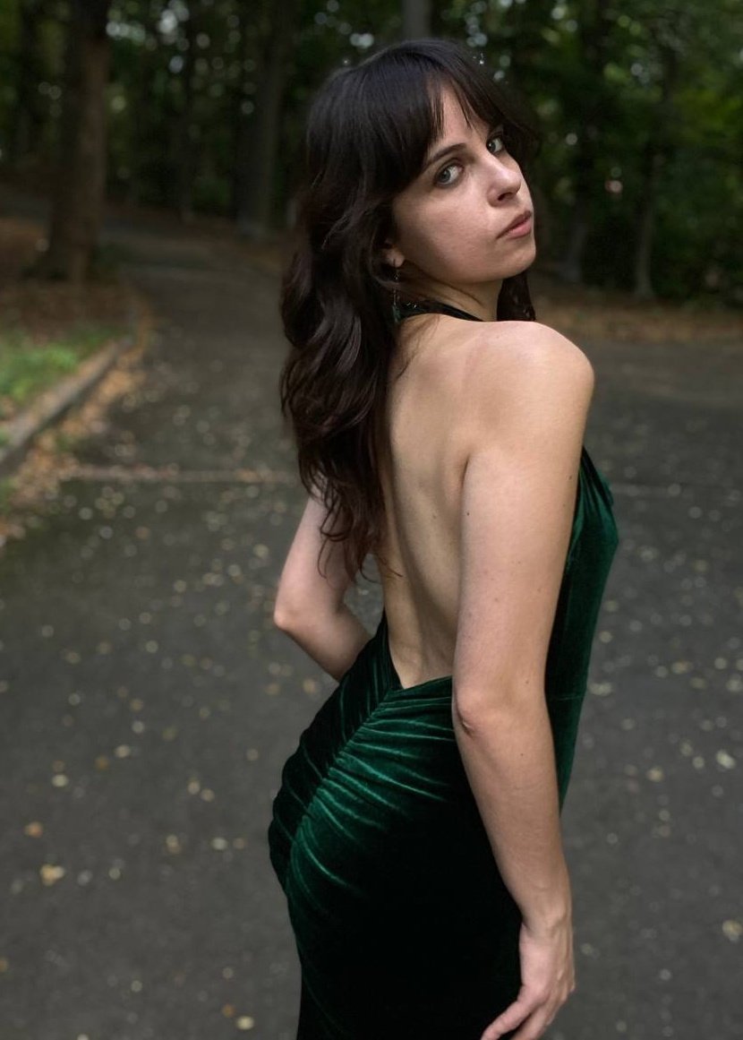 ⛧°.⋆༺♱༻⋆.°⛧
показую вам розкішну жінку, а ви давайте грошів на дрони на Покровський напрям
send.monobank.ua/jar/yzzi7qW5w