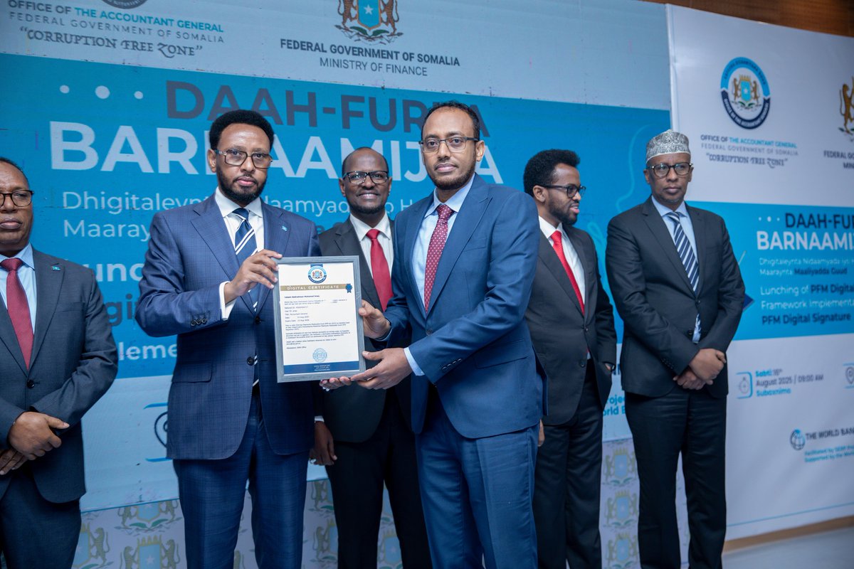 Arahman2009's tweet photo. 🇸🇴Today, Somalia marked a historic milestone with the soft launch of Digital Signature under the SFMIS system.
✔️ First certificates issued
✔️ Strong governance &amp; accountability
🔜 Full Go-Live on 30 Aug 2025.
#DigitalSignature #IMF https://t.co/DaRSKaN0G6