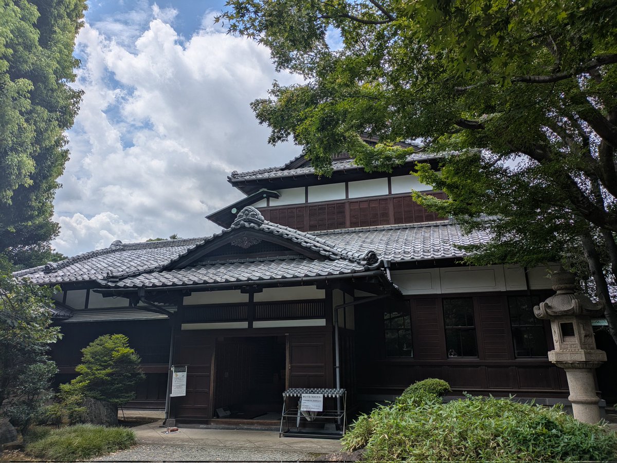 kazuko_1000's tweet image. #FOSS ＠代官山。瀧本幹也さん撮影、吉沢亮さん写真展。アイスランドの地に立つ亮さんは美青年でありつつ渋みもあり、紗幕が作品を幻想的に彩ります。旧朝倉家住宅でのサテライト展示もモダンで素敵でした。