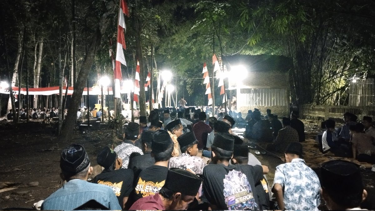 Malam tirakatan hari kemerdekaan RI di desaku ada malam pahlawan