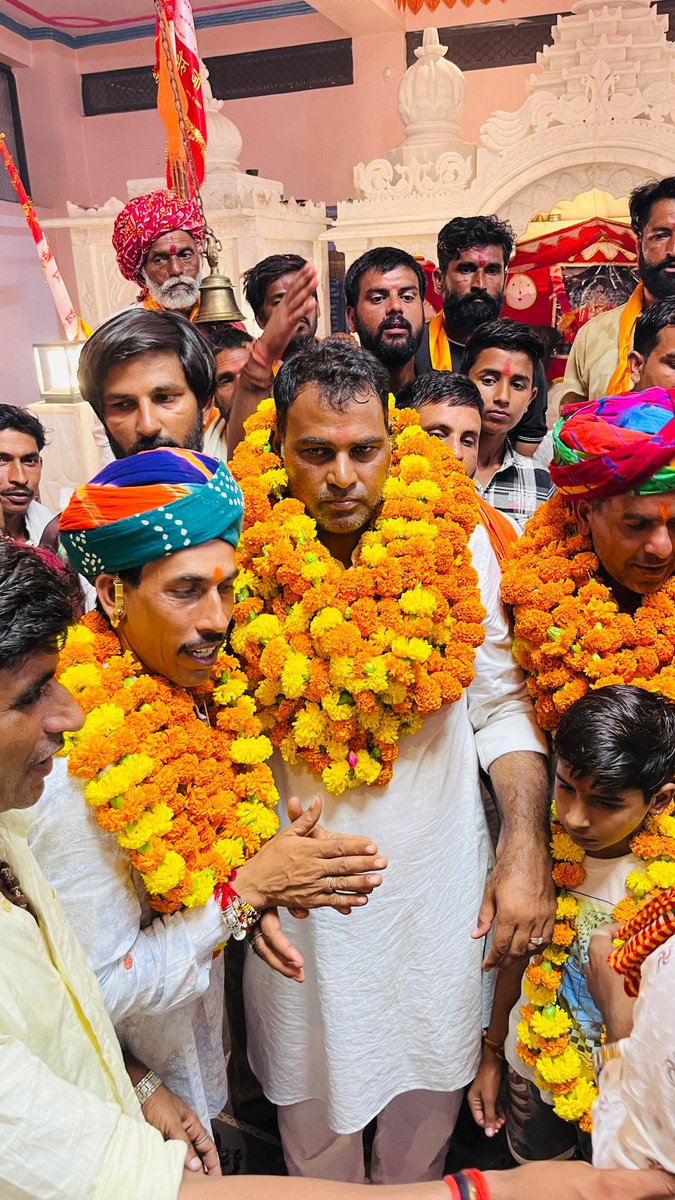 Raghuveer Patel (@raghuveerpatel_) on Twitter photo 📍राजस्थान
📍"धार्मिक जल कलश पदयात्रा" के बारहवें दिवस पर भगवान श्रीदेवनारायणजी की पवित्र जन्मस्थली विश्व विख्यात तीर्थस्थल मालासेरी डूंगरी में देवभक्तों का प्यार और आशीर्वाद हमेशा याद रहेगा।
#समृद्धि_का_प्रदेश_मध्यप्रदेश
<a href="/blsanthosh/">B L Santhosh</a> <a href="/HitanandSharma/">हितानंद Hitanand</a>
#रघुवीर_पटेल_मध्यप्रदेश 📍राजस्थान
📍"धार्मिक जल कलश पदयात्रा" के बारहवें दिवस पर भगवान श्रीदेवनारायणजी की पवित्र जन्मस्थली विश्व विख्यात तीर्थस्थल मालासेरी डूंगरी में देवभक्तों का प्यार और आशीर्वाद हमेशा याद रहेगा।
#समृद्धि_का_प्रदेश_मध्यप्रदेश
<a href="/blsanthosh/">B L Santhosh</a> <a href="/HitanandSharma/">हितानंद Hitanand</a>
#रघुवीर_पटेल_मध्यप्रदेश