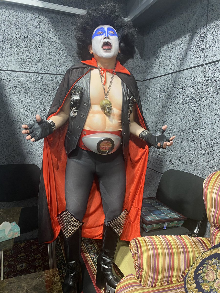 いよいよ明日！
8/17（日）は佐賀GINで
昭和の名曲をバンドで楽しんでもらいます😀
そして佐賀初登場の地獄の爆笑マジシャン、デーモン栗栖！

直接のお誘いが苦手なので、「メッセージ来てないけど」と思ってる方もいると思いますが…来て欲しい気持ちはメチャメチャあります！
ぜひお越しください！