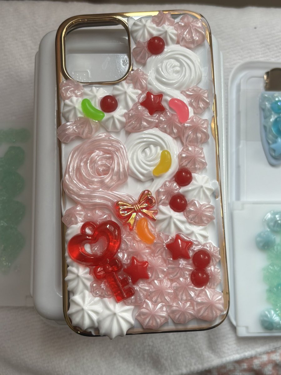 従姉妹に頼まれてホイップデコをやり始めたひざしです