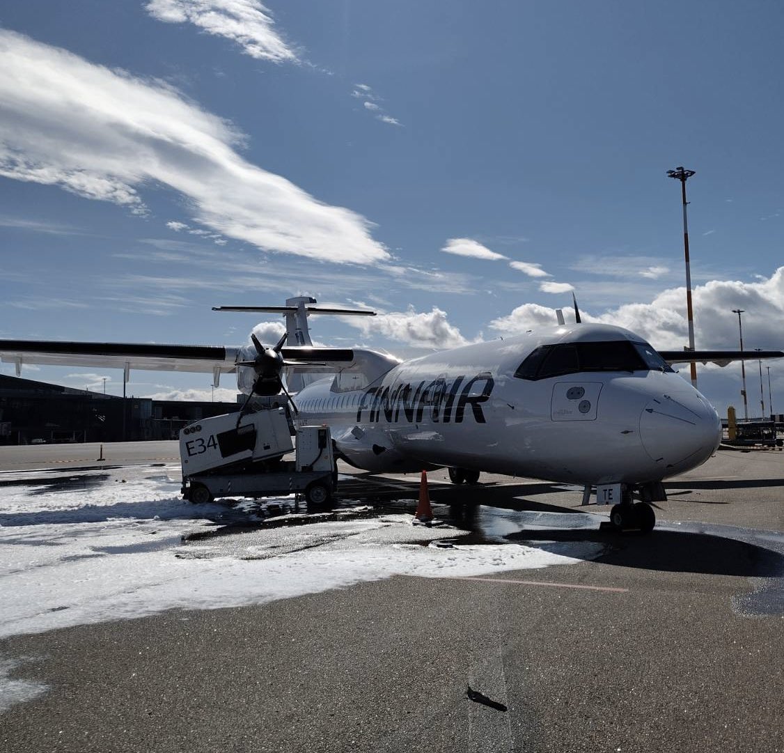 Itse lentokoneen tutkintaa ollaan päättämässä. Jatkamme #paikkatutkinta’a kuulemisilla &amp; tallentimien haltuun otolla. Potkurin lavan osia ei ole mennyt matkustamoon. 2 penkkirivin kohdalla ikkunoiden kehykset irronneet tärähdyksen voimasta. Kriisituki tavoittanut apua tarvitsevia