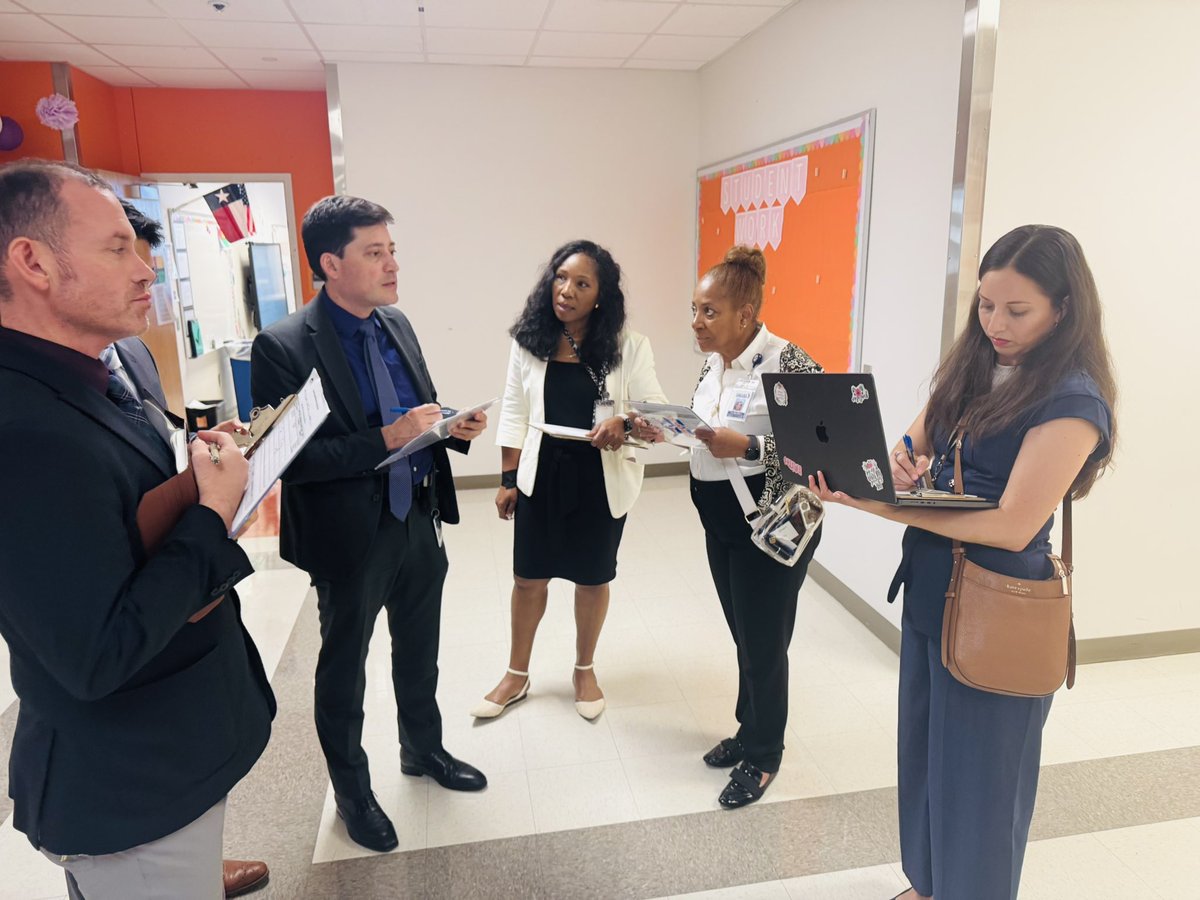 SoniaLoskot's tweet image. Day 3 – Joe May Mavericks ⭐
Positive energy and joy were everywhere today! Classrooms were alive with strong, high-quality lessons that kept students engaged and learning at the center. 💡📚
@RyanZysk @Region6_DISD @JoeMayES @TJVT_Dallas