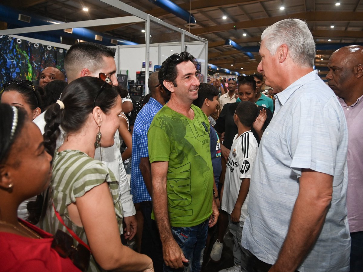 "El Rampeño", inaugurado en el Vedado capitalino para atender a más de 50 abuelos en condición de vulnerabilidad, y el recinto ferial PABEXPO, donde muchas familias están disfrutando gracias a un verdadero Festival de Verano, que es fruto de una idea nueva.

2/2