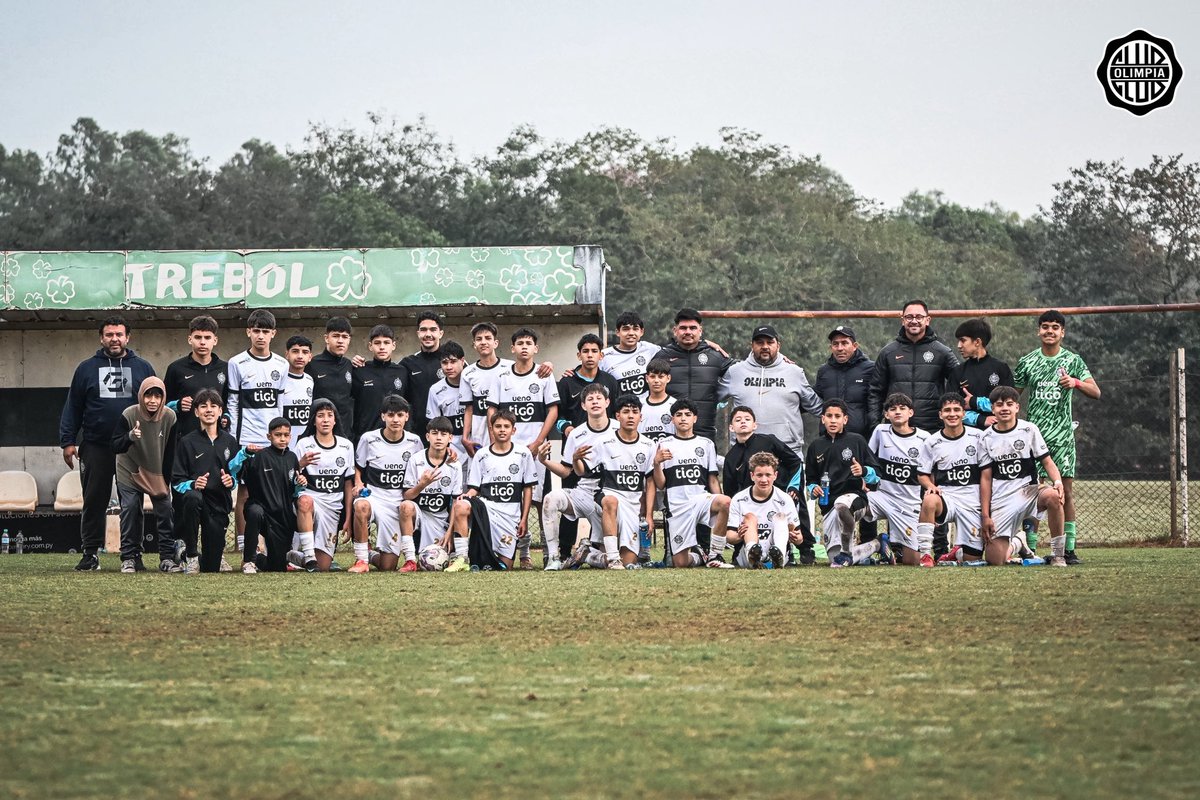 FormativasO's tweet image. #Sub13 💎

💪🏻 ¡GANÓ #𝗢𝗟𝗜𝗠𝗣𝗜𝗔! 🤍🖤🤍

➖️ #Olimpia [9-1] Recoleta. 

⚽️ Thiago Sarabia x2, Thiago Alsina
X2, Kevin Yahari x4. 

#SoyDelOlimpia ⚪️⚫️⚪️