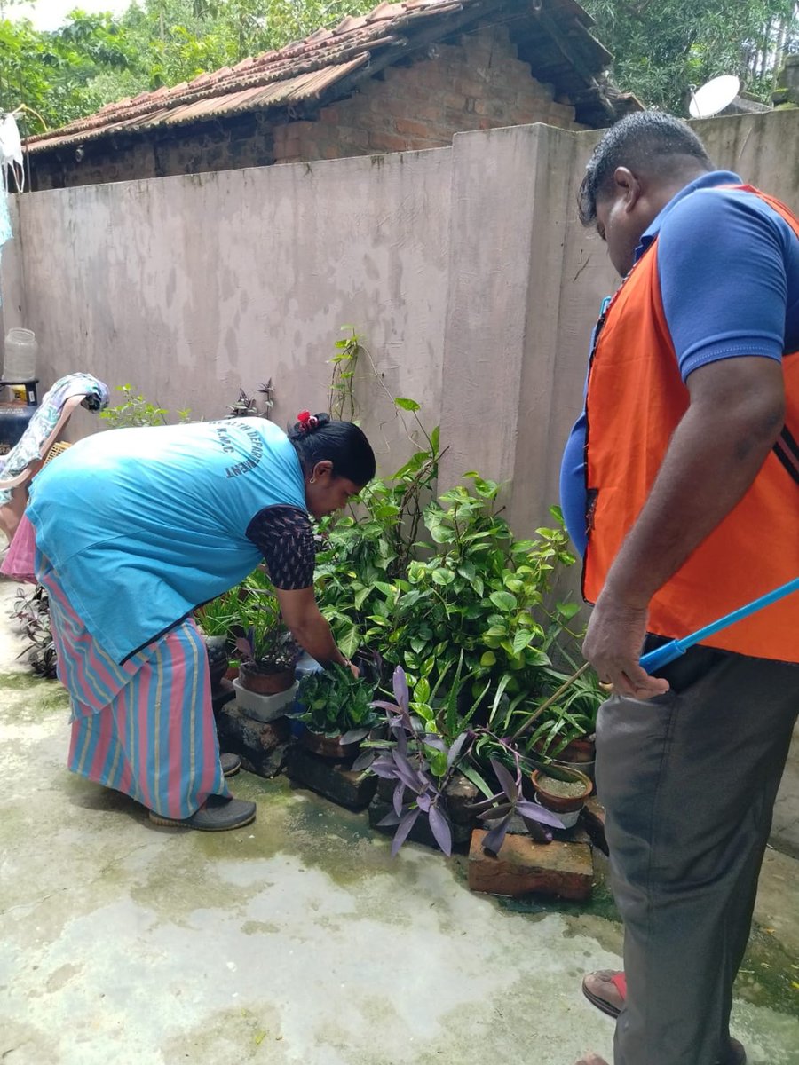 kmc_kolkata's tweet image. A few pictures of the frontline workers of the Vector Control Team on duty across the city.

#VectorControlByKMC #KMConDuty