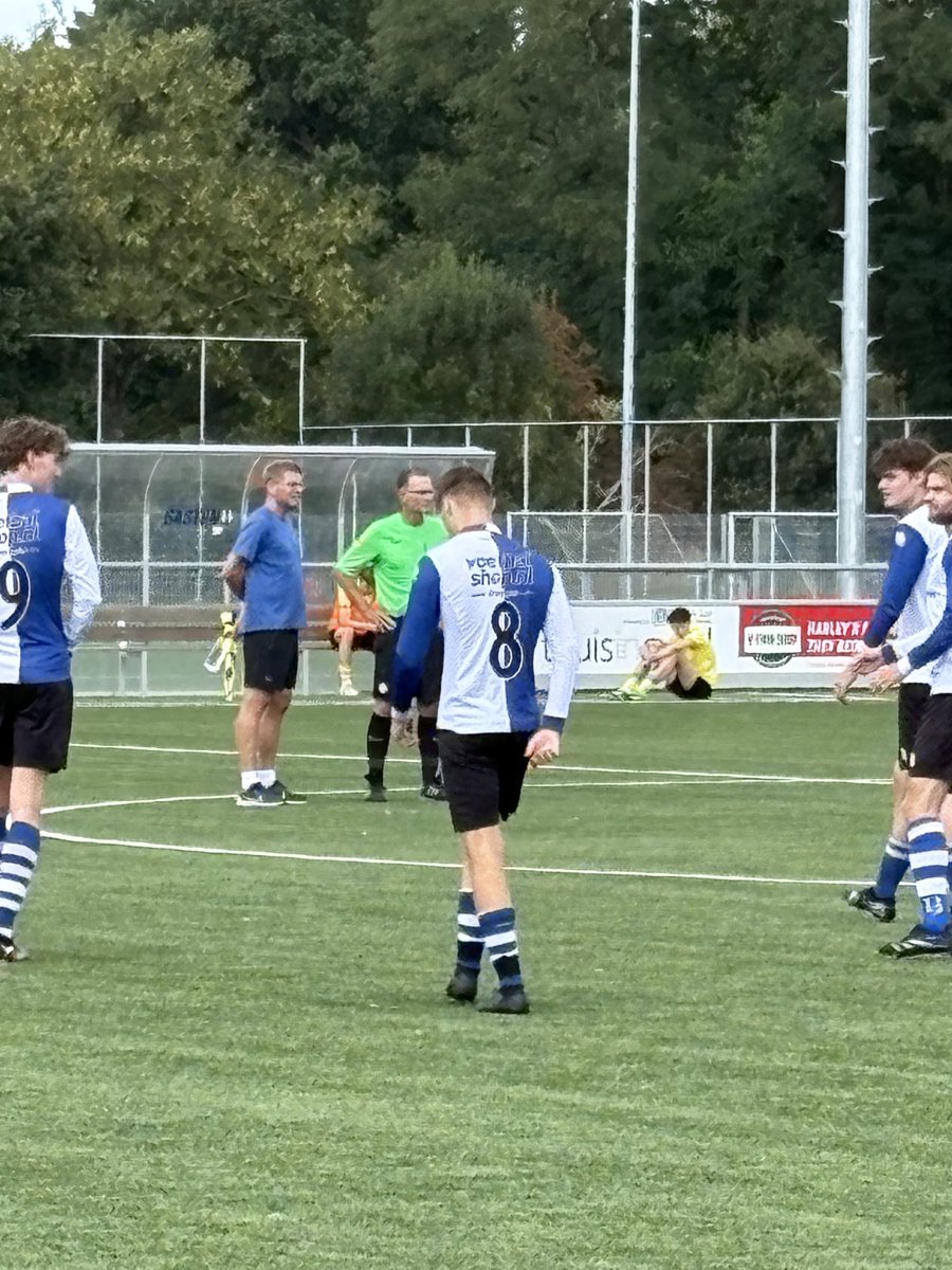 Een nieuwe Hurenkamp met nummer 8 in het eerste. #trots