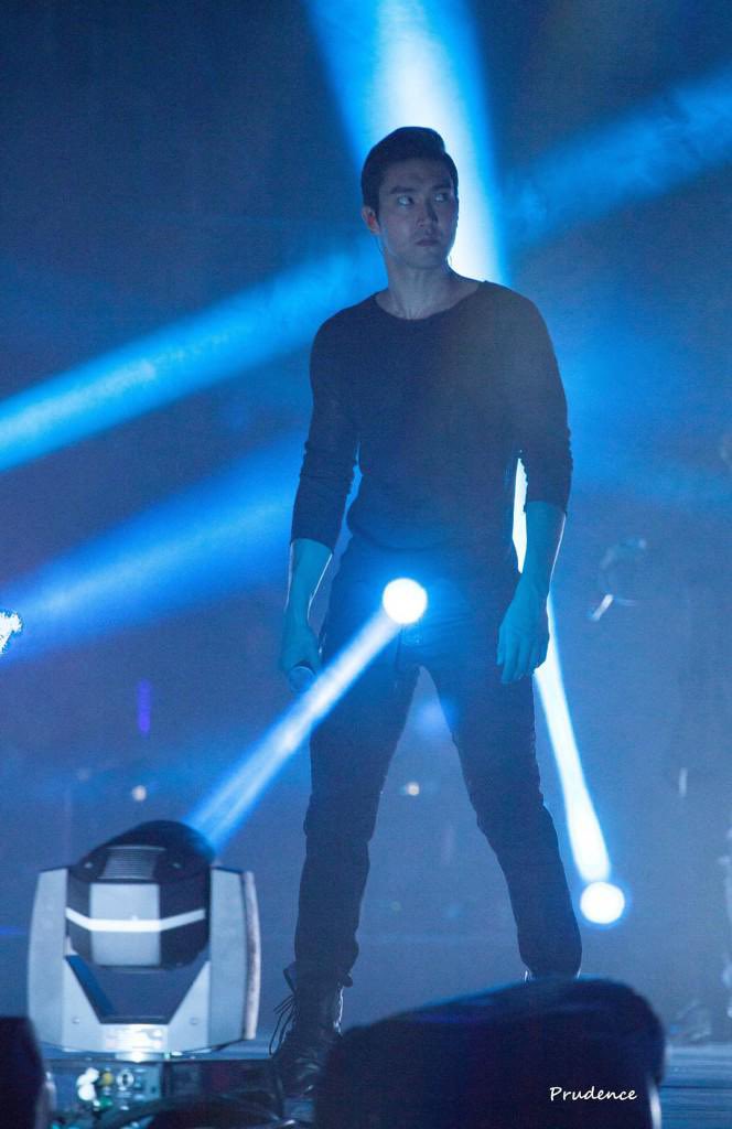 ItsmineHaGun's tweet image. evanesce มันสร้างตำนานมากนะ นอกจากพี่ลืมขึ้นสเตจหมุนที่ไต้หวัน ส่วนที่ไทยขึ้นไม่ทันเกือบครึ่งวง ไหนจะซีวอน iron man อีก คอนนี้มันตำนานมาก กุปวดหัวที่สุด 555555 

#SUPERSHOW6 #SUPERJUNIOR