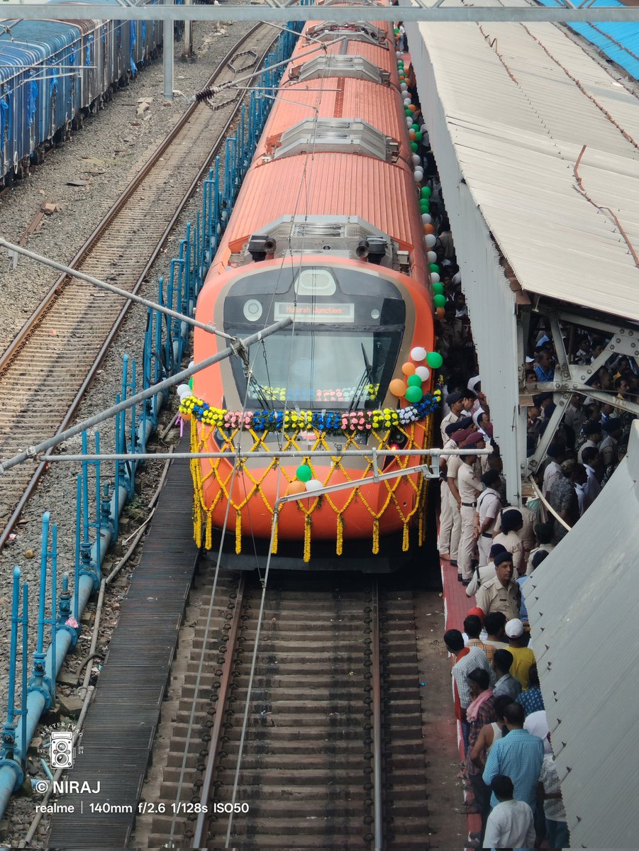 वंदे भारत एक्सप्रेस की जमालपुर से हुई शुरुआत
6 घंटे 30 मिनट में जमालपुर से हावड़ा का सफ़र करवाएगी पूरा

#जमालपुर #मुंगेर #हावड़ा #Howrah #Jamalpur