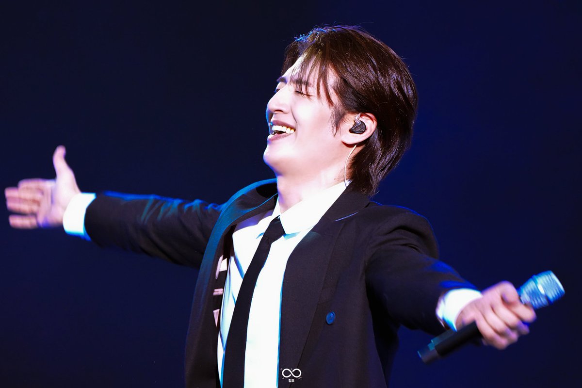 무대 여기 저기 뛰어 다니면서 즐기는 강아지 🐶🩵

20250815 광복 80주년 서울시 기념 콘서트 <우리는 대한민국>

#지오디 #손호영