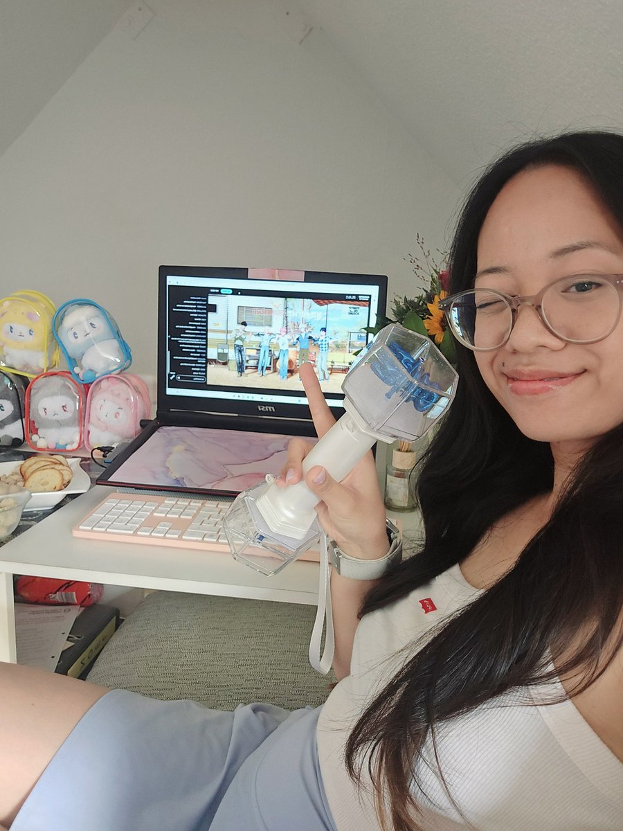 SesamEis's tweet photo. Thank You #Plave &amp; Dduks it was amazing!!! And this time around there were so many EUPllis in the chat XD Loved it!! 🥰 Hopefully EU Tour soon👏!! Was super fun 💙💜🩷❤️🖤 see you next time 🫡 https://t.co/9hgv4FN608