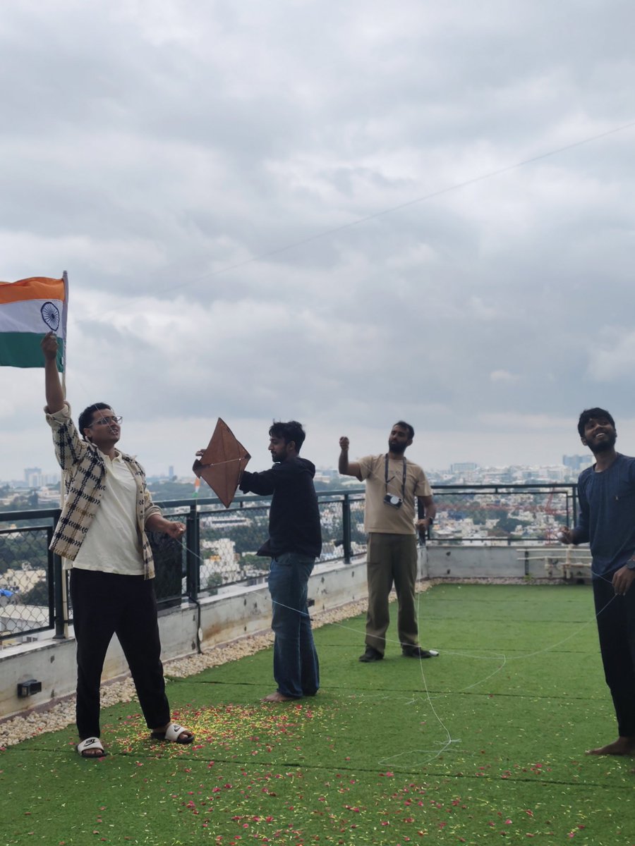 Anayapatel98's tweet photo. Zo Zo ✨
@BLRxZo ✨ Where fun never ends &amp; ideas never stop.
Creators, innovators, entrepreneurs &amp; dreamers come together to build something new.
And sometimes, it’s all about reliving childhood—like flying kites on Independence Day 🎉🪁 https://t.co/pfGLzxmRsL