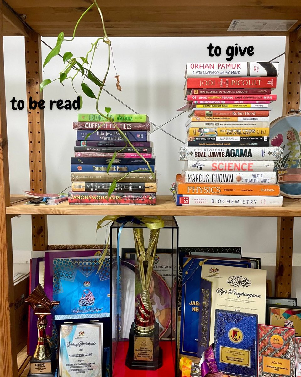 Done sorting my books by topics! 🫶🏻

These are only 60% from the total books in my house 📚