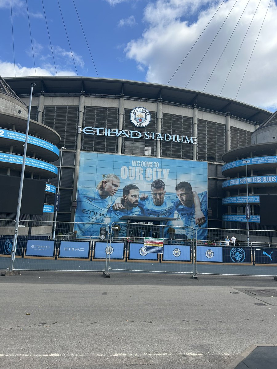 the way this is 20 mins from my flat LOL WHAT IS LIFE IM CRYING