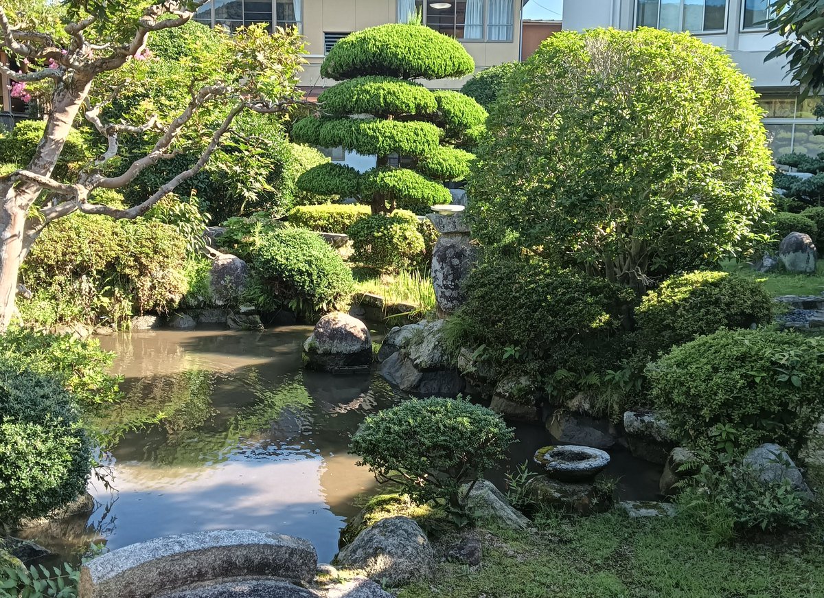 お盆に行った山口県の旅館のサウナ…は、実は「酒さ」で入ってないけれど「温冷交代浴」で十分に整えるワシ。源泉水風呂を堪能しました。キモティヨカタ。穴場発見。