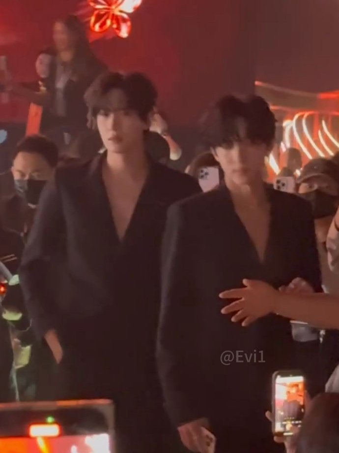 Lookin like couple outfit