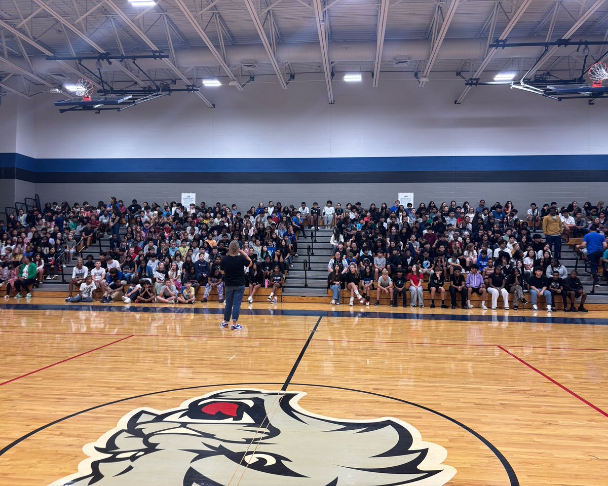 CreekValleyMS's tweet photo. We had an amazing first week of school! Wildcat Camp, 2 days of classes, and finished the week with our first pep rally! The grade levels competed, but after the Cheer Off 8th grade was victorious! #prideinside #OneLISD https://t.co/5pzN77HObR