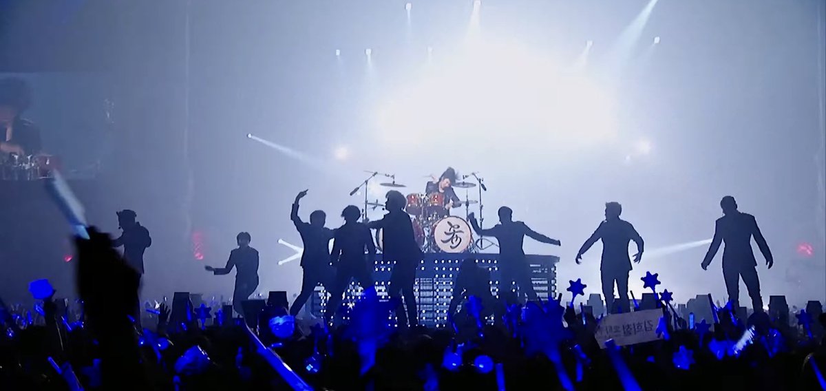 yuikuzoo's tweet image. ความฮ็อตของคอน 6 
สองกลองสองสไตล์ 
คอนแรกที่ชั้นไปดูคนเดียว 
และคอนสุดท้ายของคังมิน 🥲
ตอนที่ไทยเหมือนซองมินจะพึ่งมีข่าวมะ แต่เอ้วไทยก็ไม่ทำให้ผิดหวัง ตอนดูซองมินตีกลองคือดท่สุดๆ #supershow6 #SUPERWEEK_SS6 #superweek