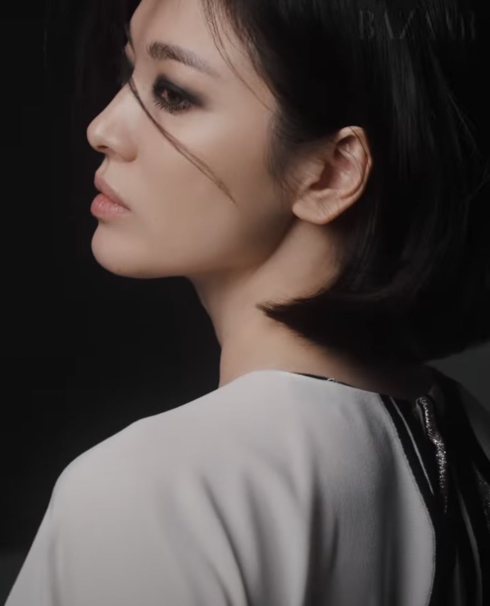 숨 참고 보게 됨