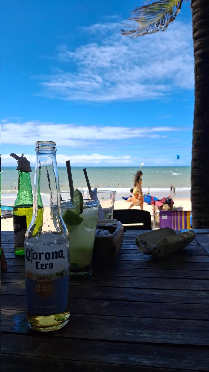 Het werk voor Força zit erop voor deze keer. Nog even genieten op het strand van Cumbuco. Vanavond terug naar Europa. Maandag start het nieuwe schooljaar <a href="/BCBroekhin/">BC Broekhin</a> <a href="/SomlVo/">SOML</a>. Prachtig werk als natuurkundeleraar. Over 6 weken weer terug in Brazilië. Ook Prachtig! #thisisliving