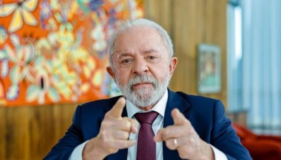 🇨🇺👨🏼‍⚕️🇧🇷 El presidente brasileño Luiz Inácio Lula da Silva expresó su posición sobre Cuba al defender el programa Más Médicos, ya que Estados Unidos revocó visas a funcionarios brasileños por la cooperación sanitaria con la Isla

cubadebate.cu/noticias/2025/…